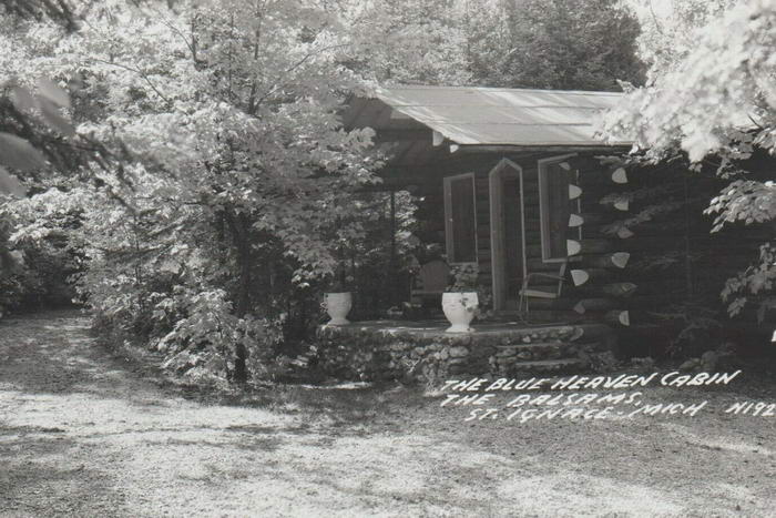 The Blue Heaven Cabin-The Balsams Resort-St Ignace